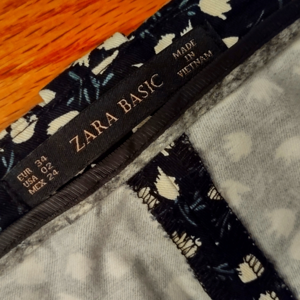 Patterned chino pants